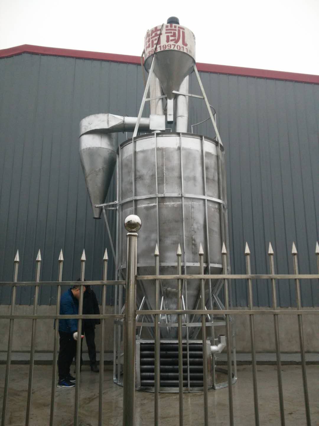 江蘇東臺(tái)水稻烘干機(jī)安裝現(xiàn)場(chǎng)